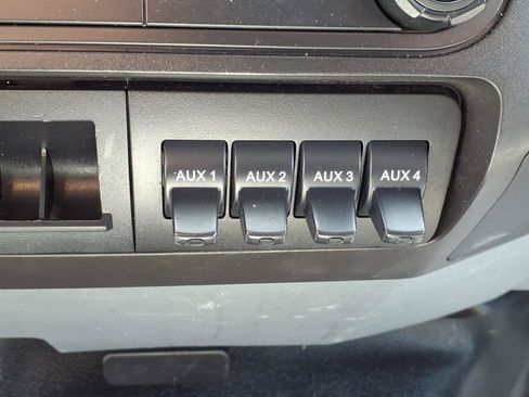 Used 2015 Ford F550 4x4 Regular Cab Super Duty image 10