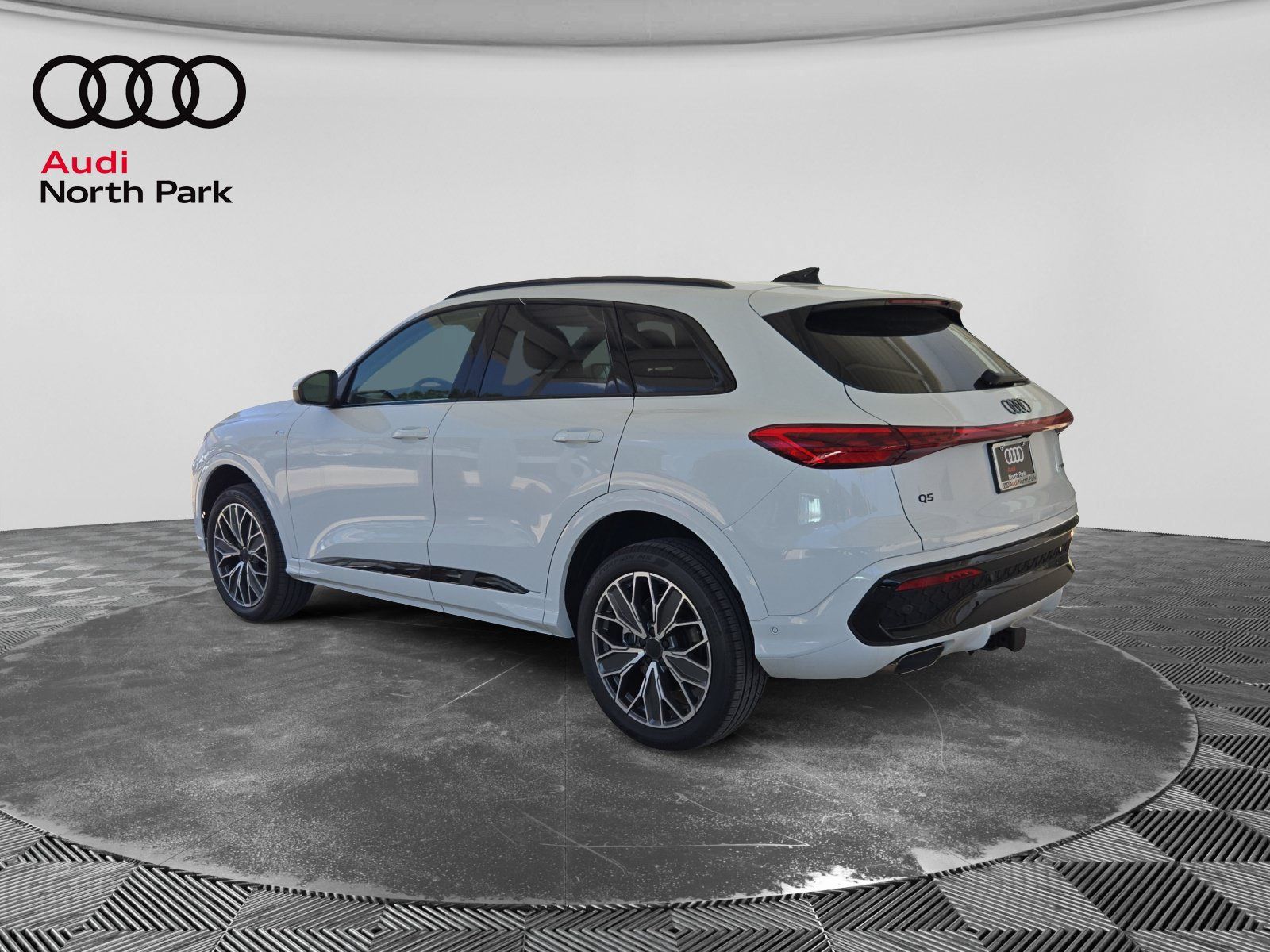 New 2026 Audi Q5 Premium Plus AWD/4WD image 3