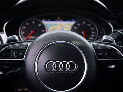 Used 2016 Audi RS 7 Performance w/ Driver Assistance Package image 30