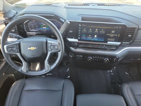 Used 2025 Chevrolet Silverado 2500 LTZ AWD/4WD image 4