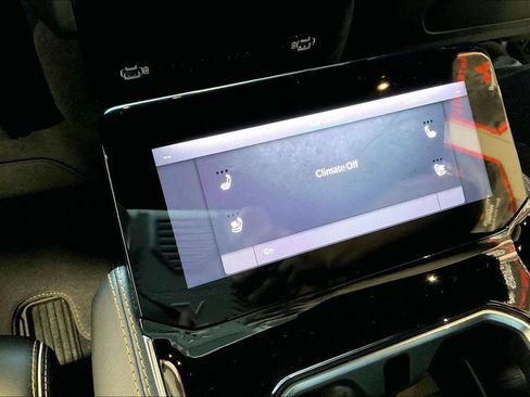 Used 2023 Jeep Grand Wagoneer L Series III w/ Rear-Seat Entertainment Group AWD/4WD image 15