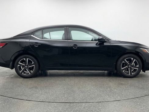 Used 2025 Nissan Sentra SV FWD image 11