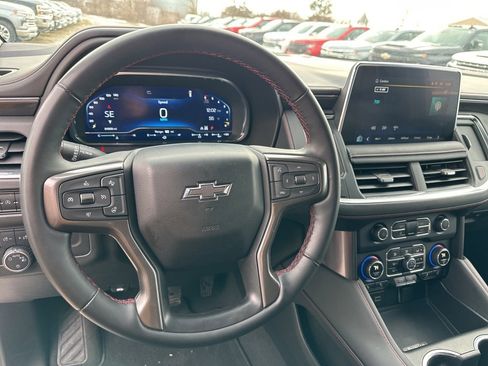 Used 2023 Chevrolet Suburban RST w/ Luxury Package image 13