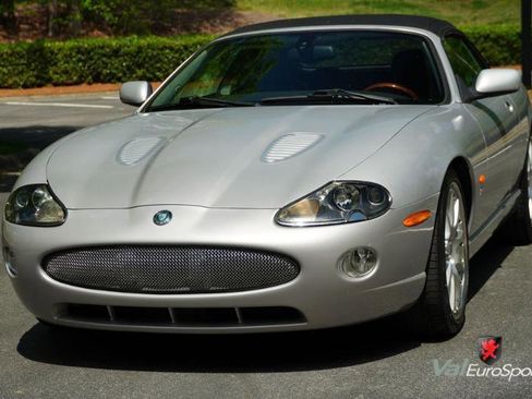 Used 2005 Jaguar XK8 Convertible image 18