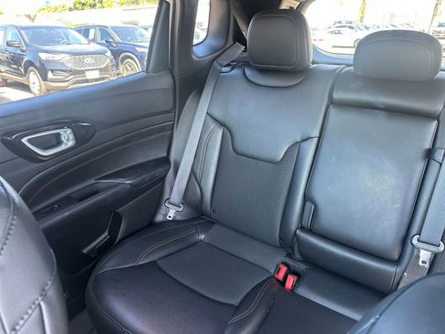 Used 2025 Jeep Compass Trailhawk image 38