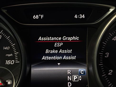 Used 2019 Mercedes-Benz GLA 250 GLA 250 4MATIC SUV image 4