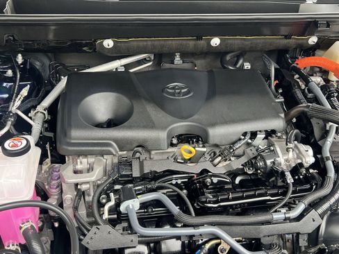 Used 2025 Toyota RAV4 XLE AWD/4WD image 27