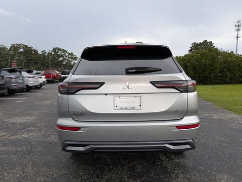 New 2026 Mitsubishi Outlander SEL FWD image 4
