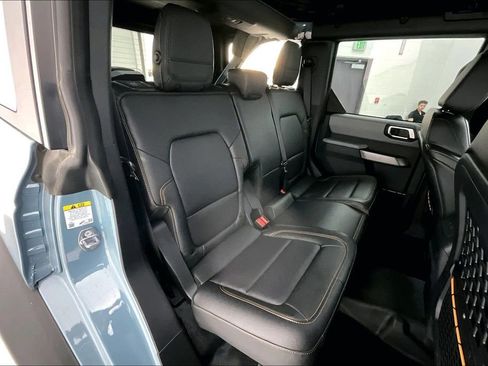 Used 2023 Ford Bronco Badlands image 35