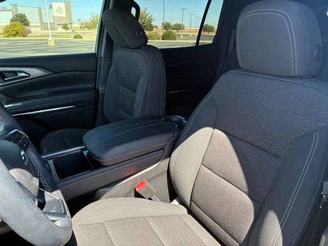 Used 2026 Chevrolet Traverse LT w/ Midnight/Sport Edition FWD image 12