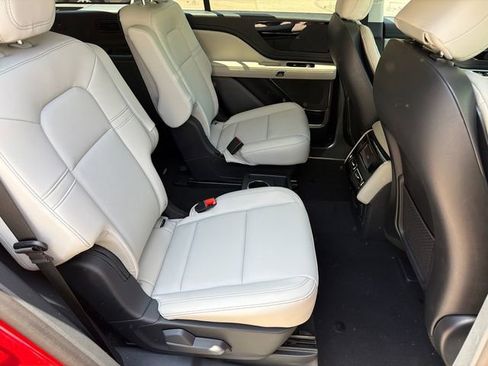 New 2026 Lincoln Aviator 2WD image 16
