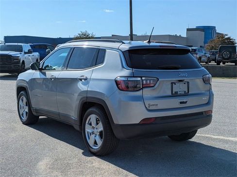 Used 2022 Jeep Compass Latitude image 5