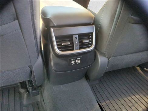 Used 2024 Subaru Outback Premium AWD/4WD image 16