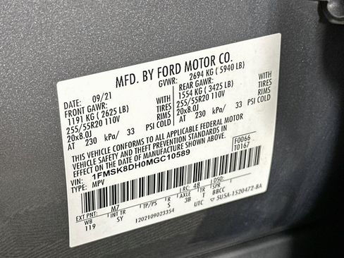 Used 2021 Ford Explorer XLT w/ Equipment Group 202A AWD/4WD image 12