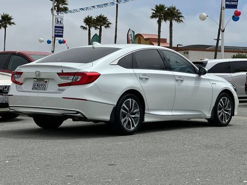 Used 2018 Honda Accord Touring image 3
