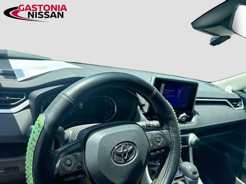 Used 2024 Toyota RAV4 XLE AWD/4WD image 11