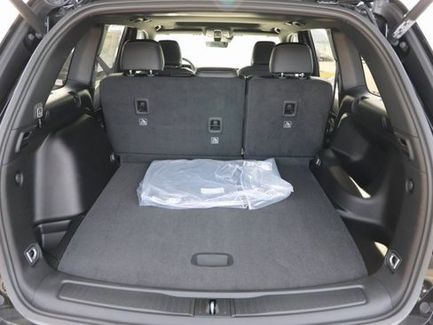 New 2025 Jeep Grand Cherokee Altitude image 7