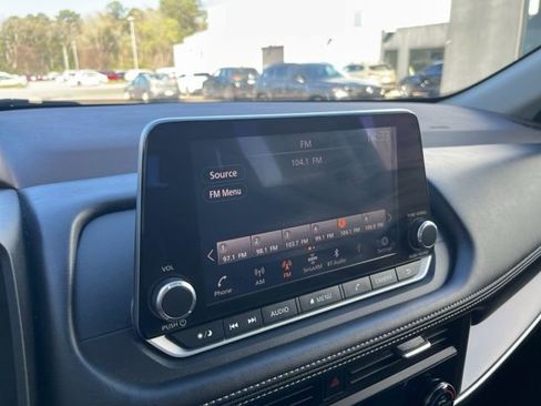 Used 2023 Nissan Rogue SV AWD/4WD image 22