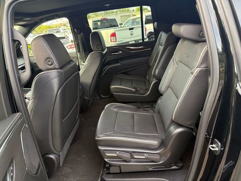 Used 2023 Cadillac Escalade ESV Premium Luxury image 12