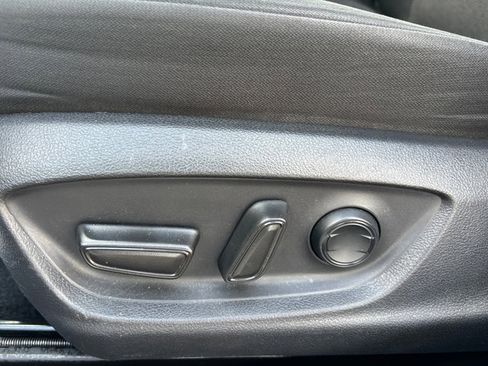 Used 2020 Toyota Camry LE image 12