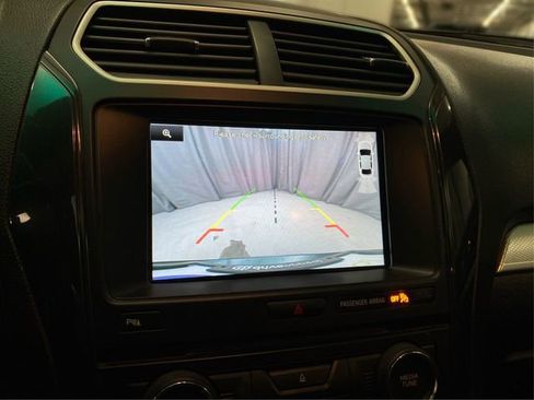 Used 2016 Ford Explorer XLT w/ Equipment Group 202A image 30