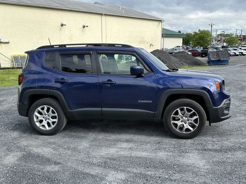 Used 2018 Jeep Renegade Latitude w/ Cold Weather Group AWD/4WD image 9