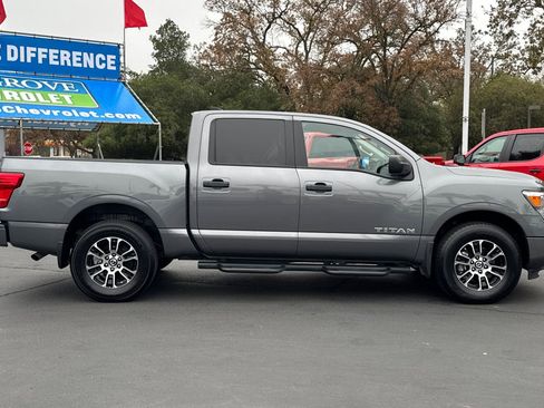 Used 2022 Nissan Titan SV w/ Accessory Utility Package image 2