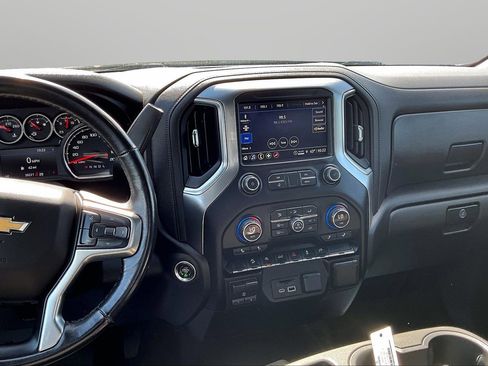 Used 2021 Chevrolet Silverado 1500 LT w/ Z71 Off-Road Package AWD/4WD image 6