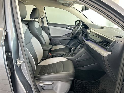 Used 2022 Volkswagen Taos SEL image 37