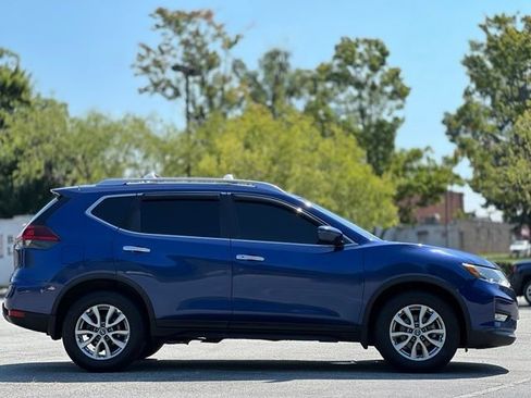 Used 2018 Nissan Rogue SV AWD/4WD image 4