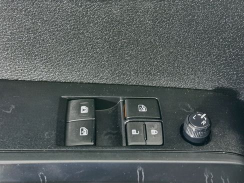 Used 2022 Toyota Tacoma SR RWD image 23