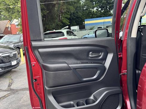 Used 2019 Nissan Titan S w/ S Utility Package image 15