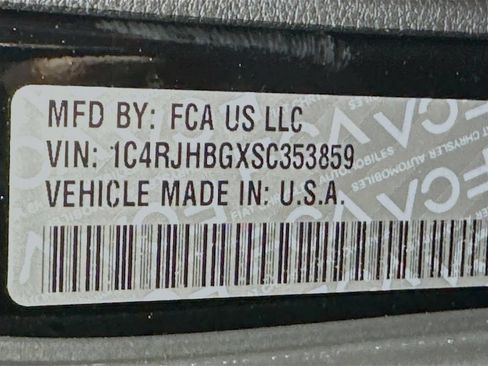 New 2025 Jeep Grand Cherokee Limited w/ Luxury Tech Group II AWD/4WD image 17