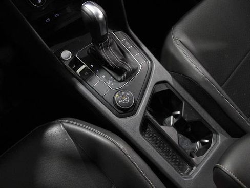 Certified 2021 Volkswagen Tiguan SE image 14