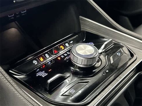 Used 2023 Jeep Wagoneer L Series III w/ Preferred Equipment Group image 25