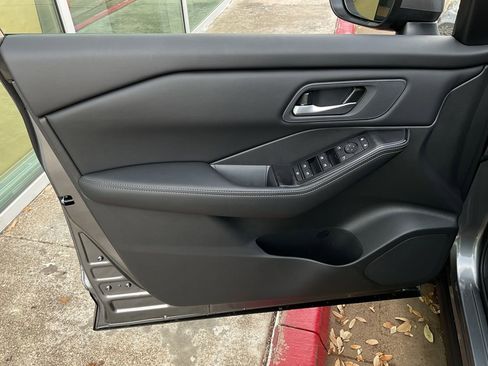 New 2026 Nissan Rogue SV FWD image 11