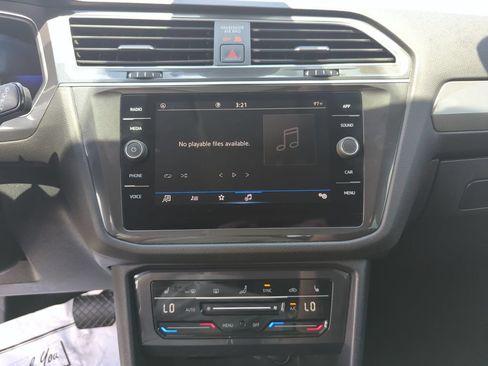 Used 2022 Volkswagen Tiguan SE FWD image 35
