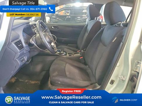 Used 2018 Nissan Leaf SV w/ SV Technology Package FWD image 9