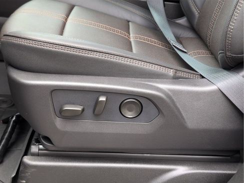 New 2026 Chevrolet Suburban High Country image 15