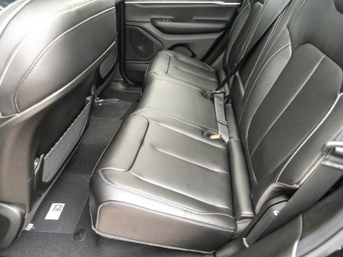 New 2025 Jeep Grand Cherokee Limited image 15