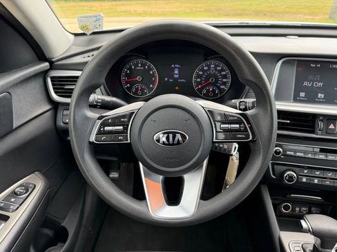 Used 2020 Kia Optima LX image 17