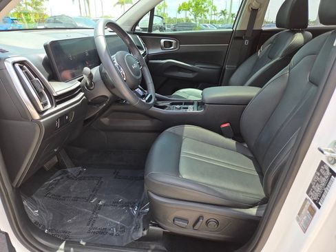 Used 2025 Kia Sorento S w/ Panoramic Sunroof Package FWD image 30