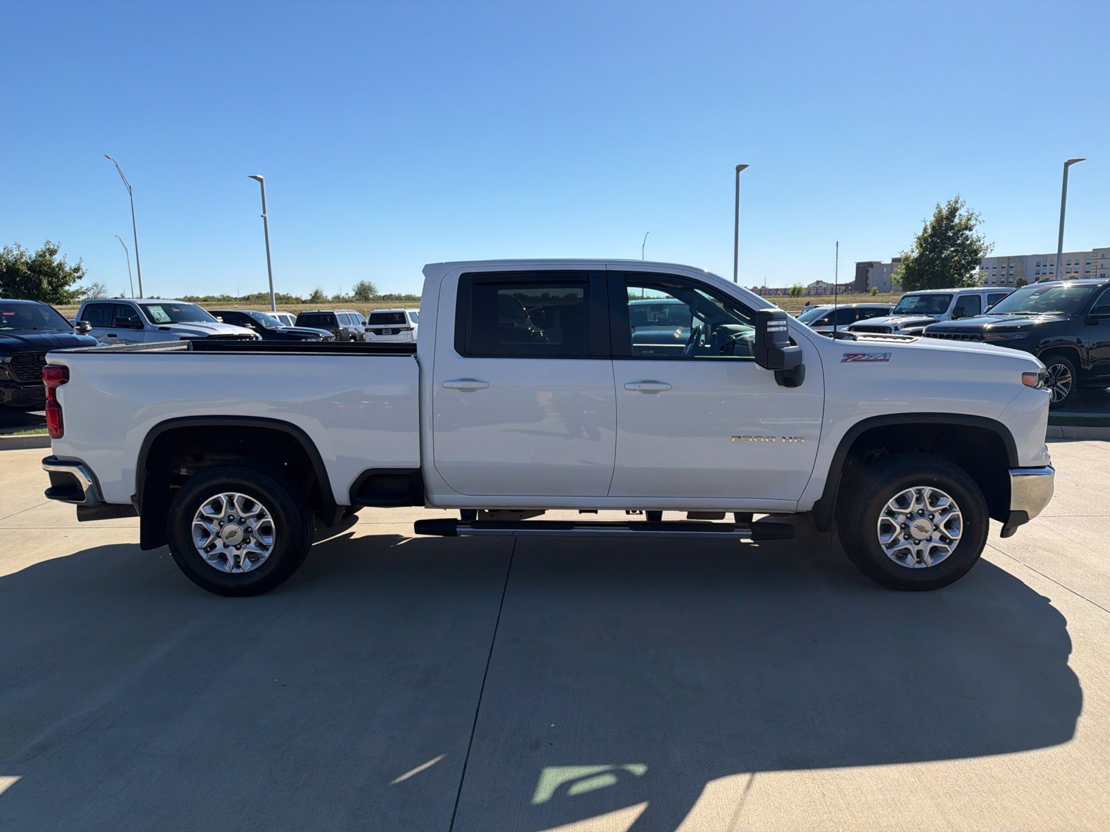 Used 2024 Chevrolet Silverado 2500 LT AWD/4WD image 6