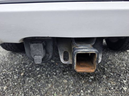 Used 2011 Chevrolet Avalanche LTZ AWD/4WD image 10