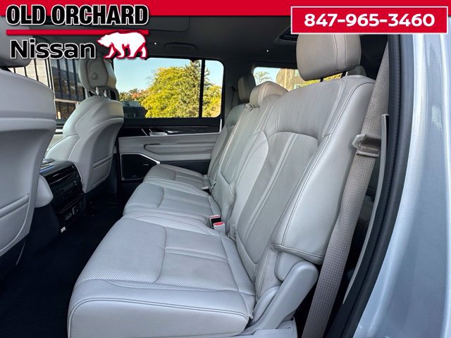 Used 2022 Jeep Wagoneer Series II w/ Convenience Group I AWD/4WD image 17