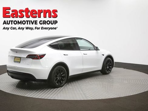 Used 2022 Tesla Model Y Long Range image 42