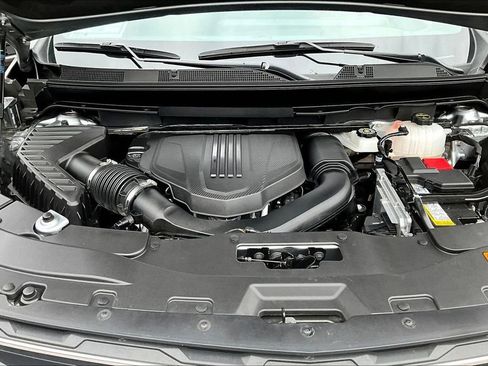 Used 2025 Chevrolet Traverse LT AWD/4WD image 28