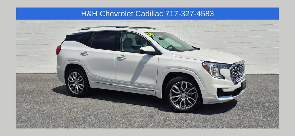 Used 2024 GMC Terrain Denali w/ Denali Premium Package AWD/4WD image 1