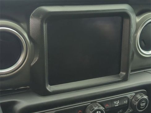 Certified 2023 Jeep Gladiator Overland image 17