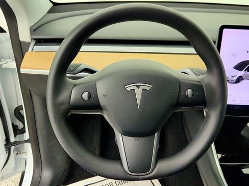 Used 2021 Tesla Model Y Long Range image 13
